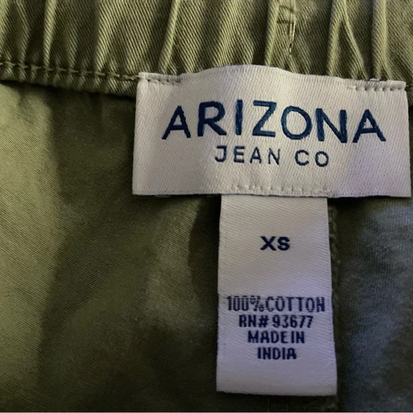 ARIZONA JEAN CO Women's Green Cargo Shorts - Picture 3 of 6